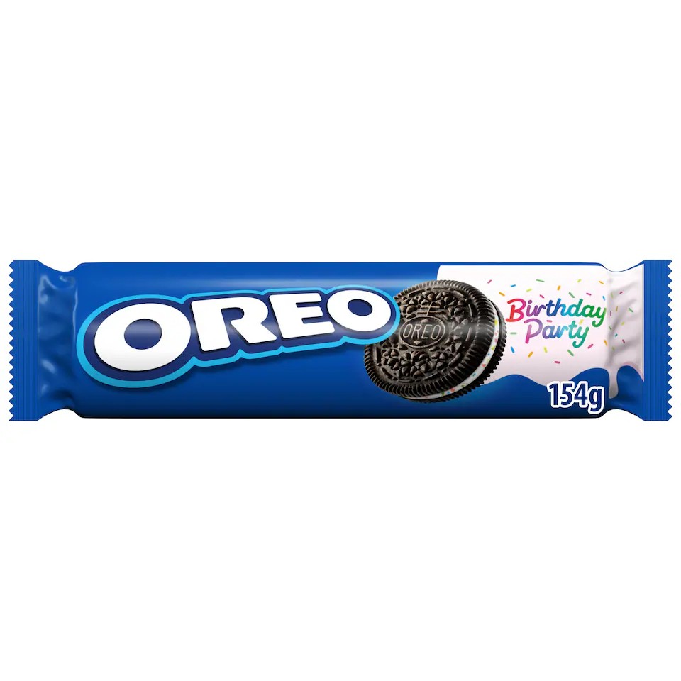 Oreo Birthday Party 154g Ciastka kakaowe z nadzieniem o smaku karmelowym i kolorowymi płatkami