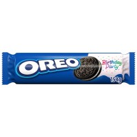 Oreo Birthday Party 154g Ciastka kakaowe z nadzieniem o smaku karmelowym i kolorowymi płatkami