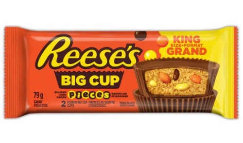 Reese's Pieces Big Cup King Size 79g Dwie duże czekoladowe babeczki z kremem orzechowym z drażetkami w polewie mlecznej