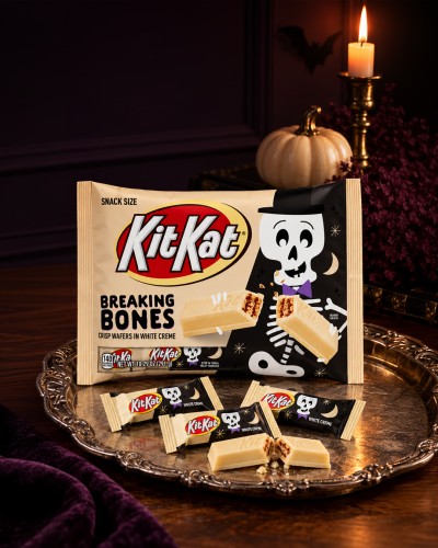 KitKat White Breaking Bones 292g Chrupiące wafelki "Łamane Kości" w kremie o smaku waniliowym Słodycze na Halloween